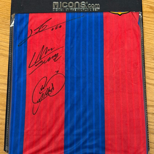 חולצת ברצלונה חתומה - מסי, ניימאר, לואיס סוארס